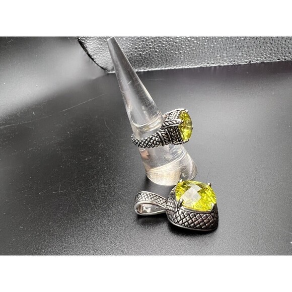 Matching Ring and Pendant - Picture 3 of 6